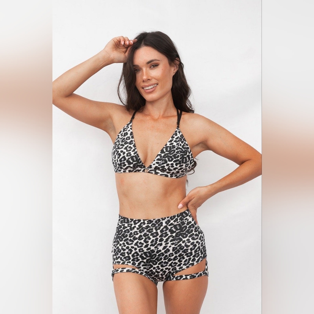 Lunalae Lure You High Waisted Garter Pole Shorts Size Large Grey Leopard Print